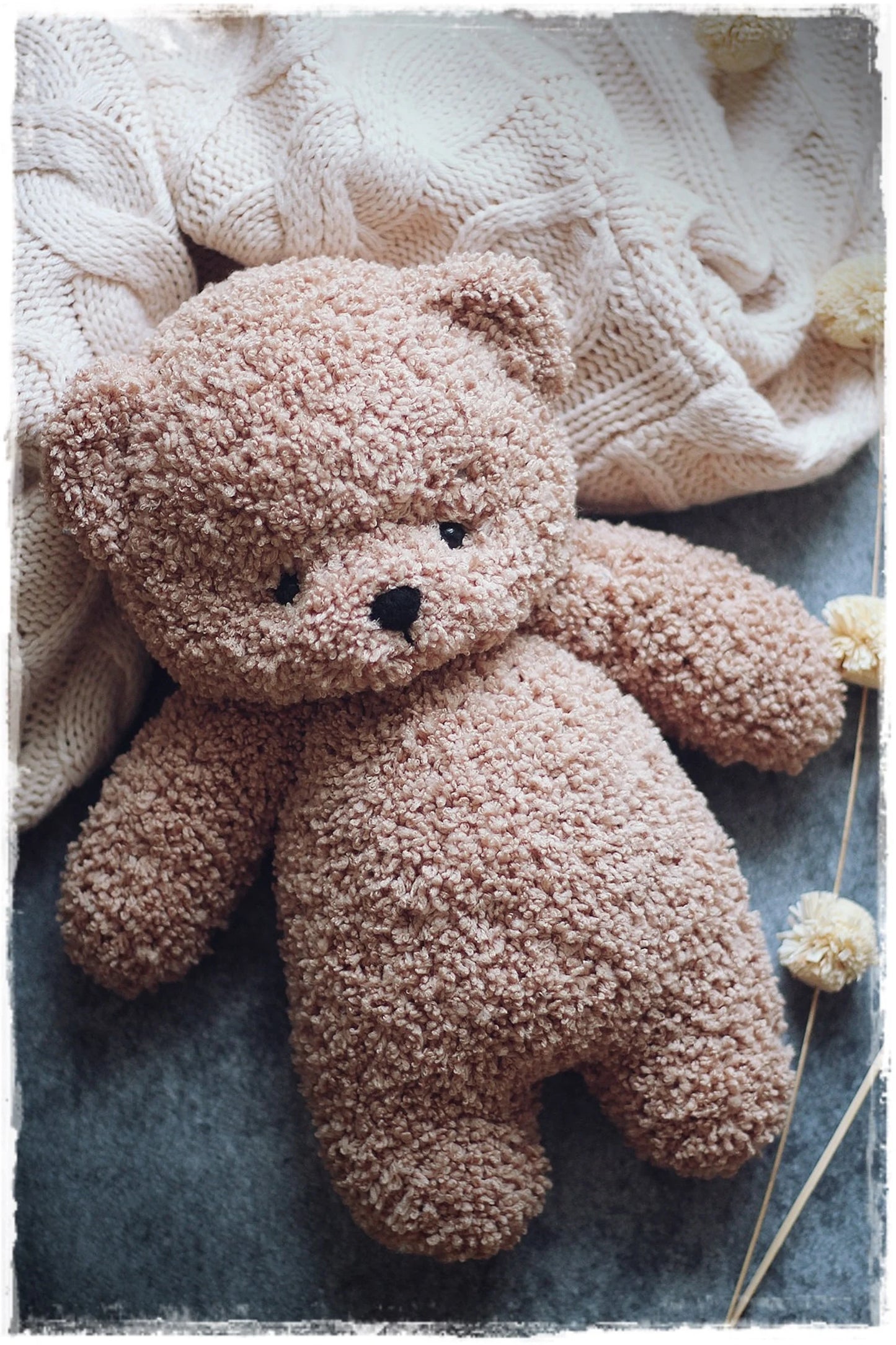 Knitting Pattern ā Cute Curly Teddy Bear