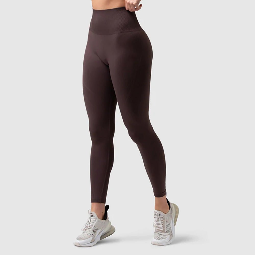 PilatesCoree Seamless Fitness Bra Set with Peach Hip Pants – Stretchable Long Sleeve Pilates Outfit