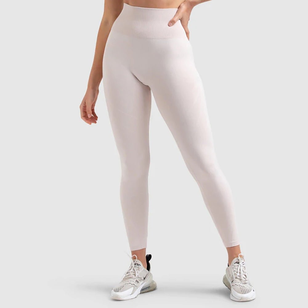 PilatesCoree Seamless Fitness Bra Set with Peach Hip Pants – Stretchable Long Sleeve Pilates Outfit