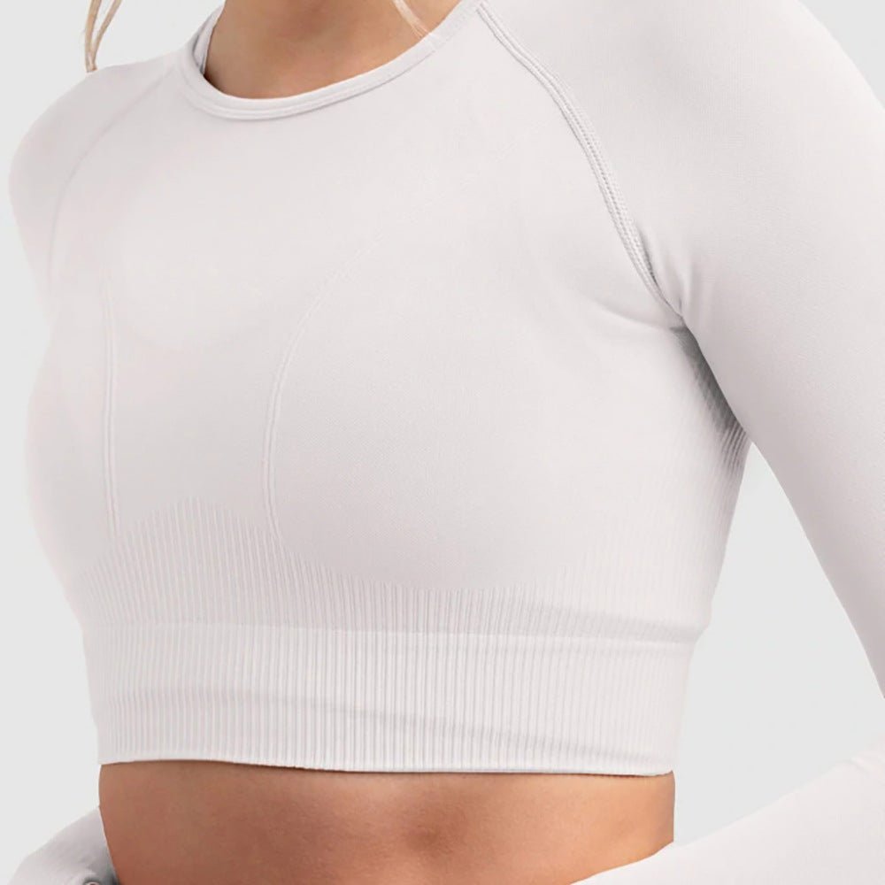 PilatesCoree Seamless Fitness Bra Set with Peach Hip Pants – Stretchable Long Sleeve Pilates Outfit