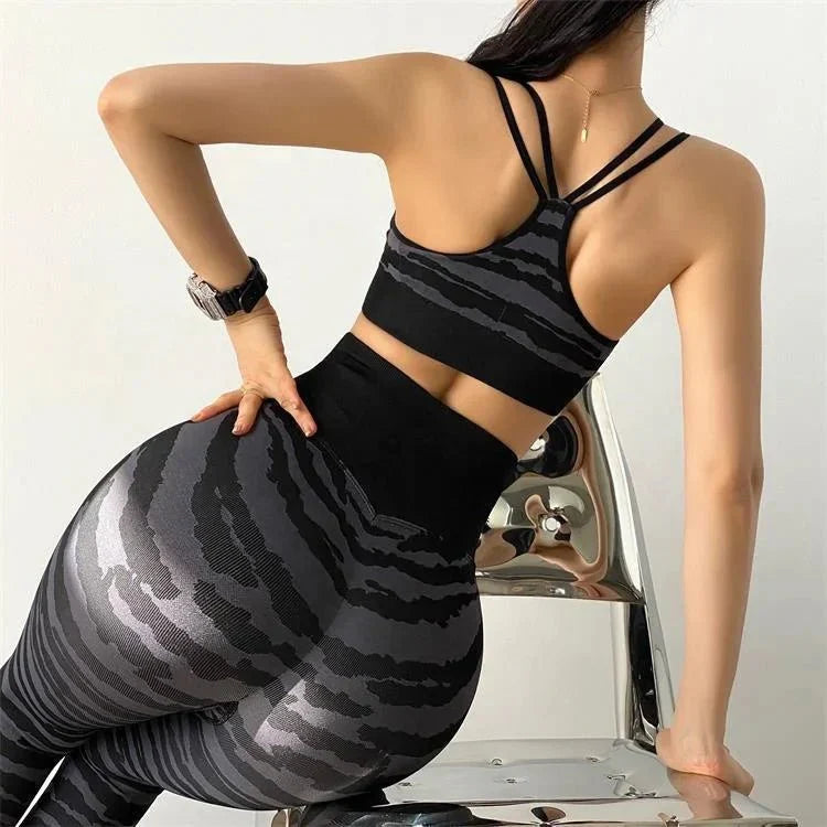 PilatesCoree Women's Tiger Stripe Print Seamless Yoga Set - Bra and Leggings